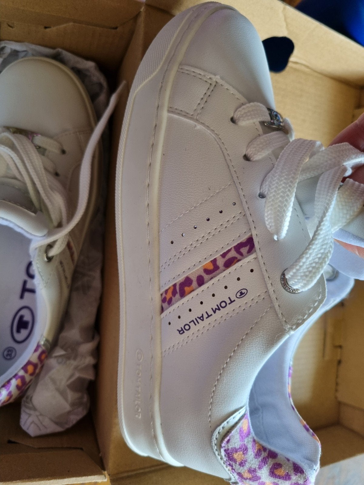 basket fille, Enlèvement ou Envoi