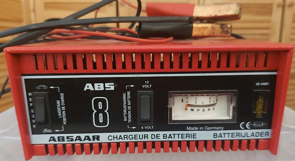 chargeur batterie moto / voiture, Enlèvement, Utilisé