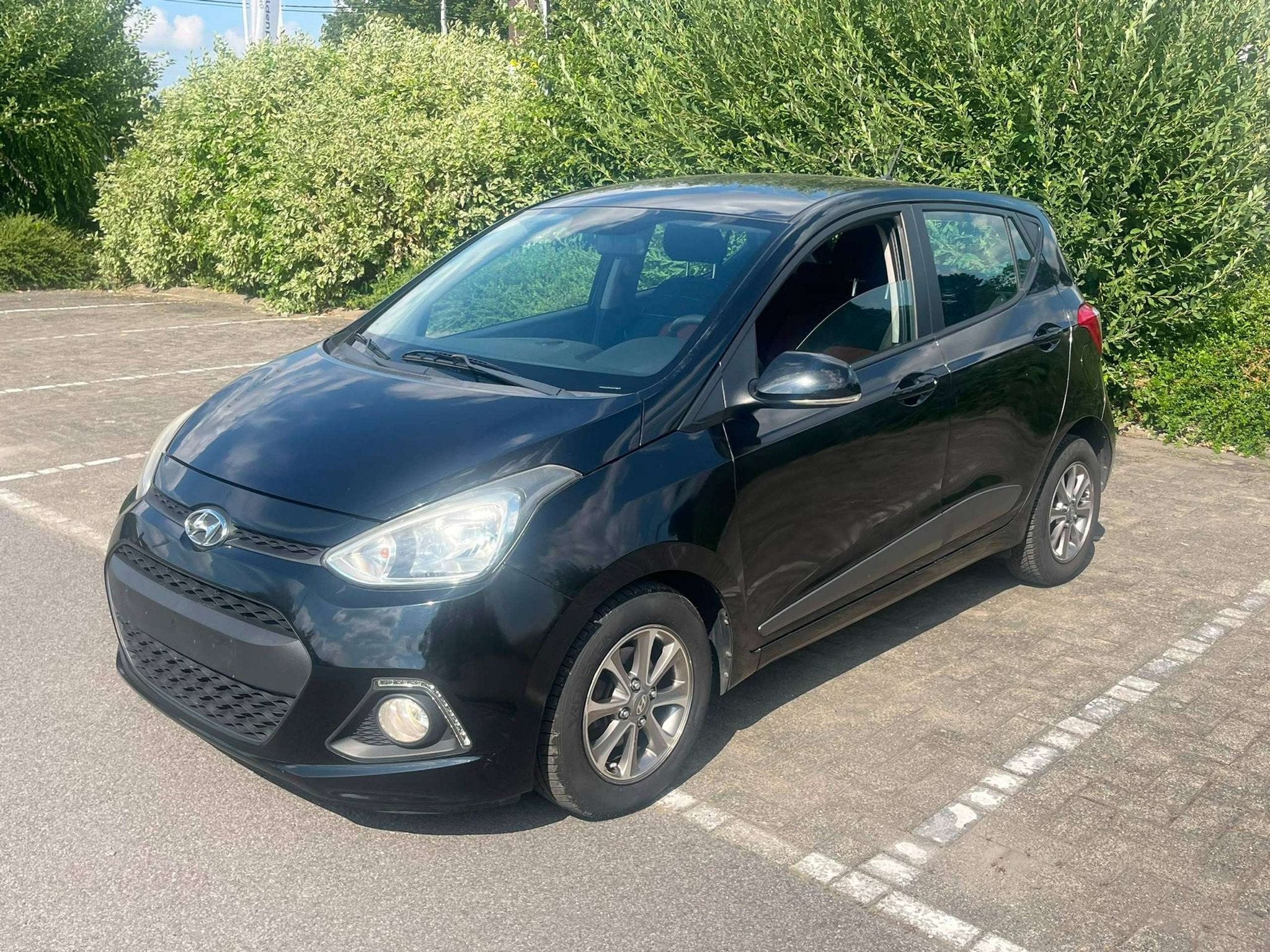 Hyundai i10 1.0 ESSENCE 67CV - CLIMATISATION - 5 PORTES, Auto's, 4 zetels, Stof, Gebruikt, Euro 6