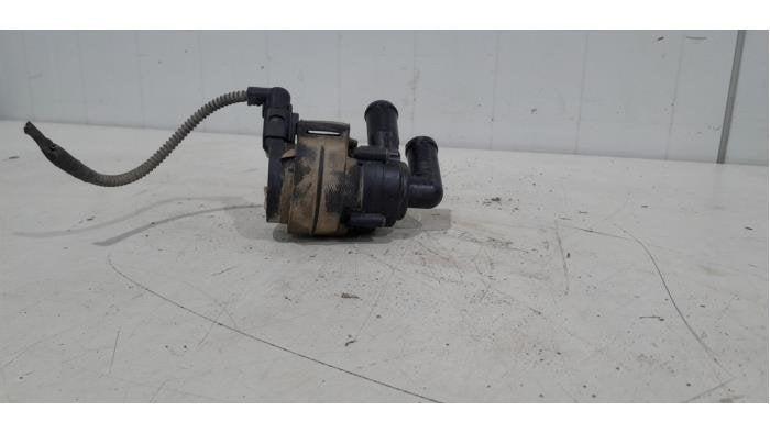 Extra waterpomp van een Volkswagen Transporter, Gebruikt, -, Volkswagen, -