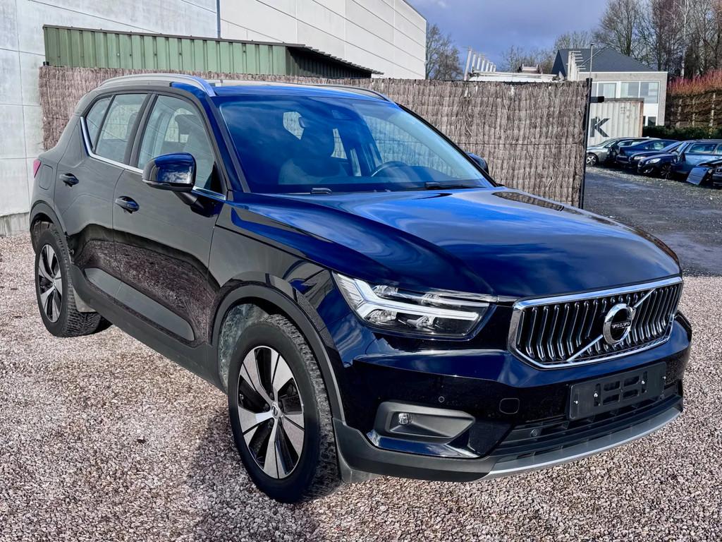 Volvo XC40 MOMENTUM PRO (automatique), Autos, Achat, 1831 kg, Entreprise, Noir