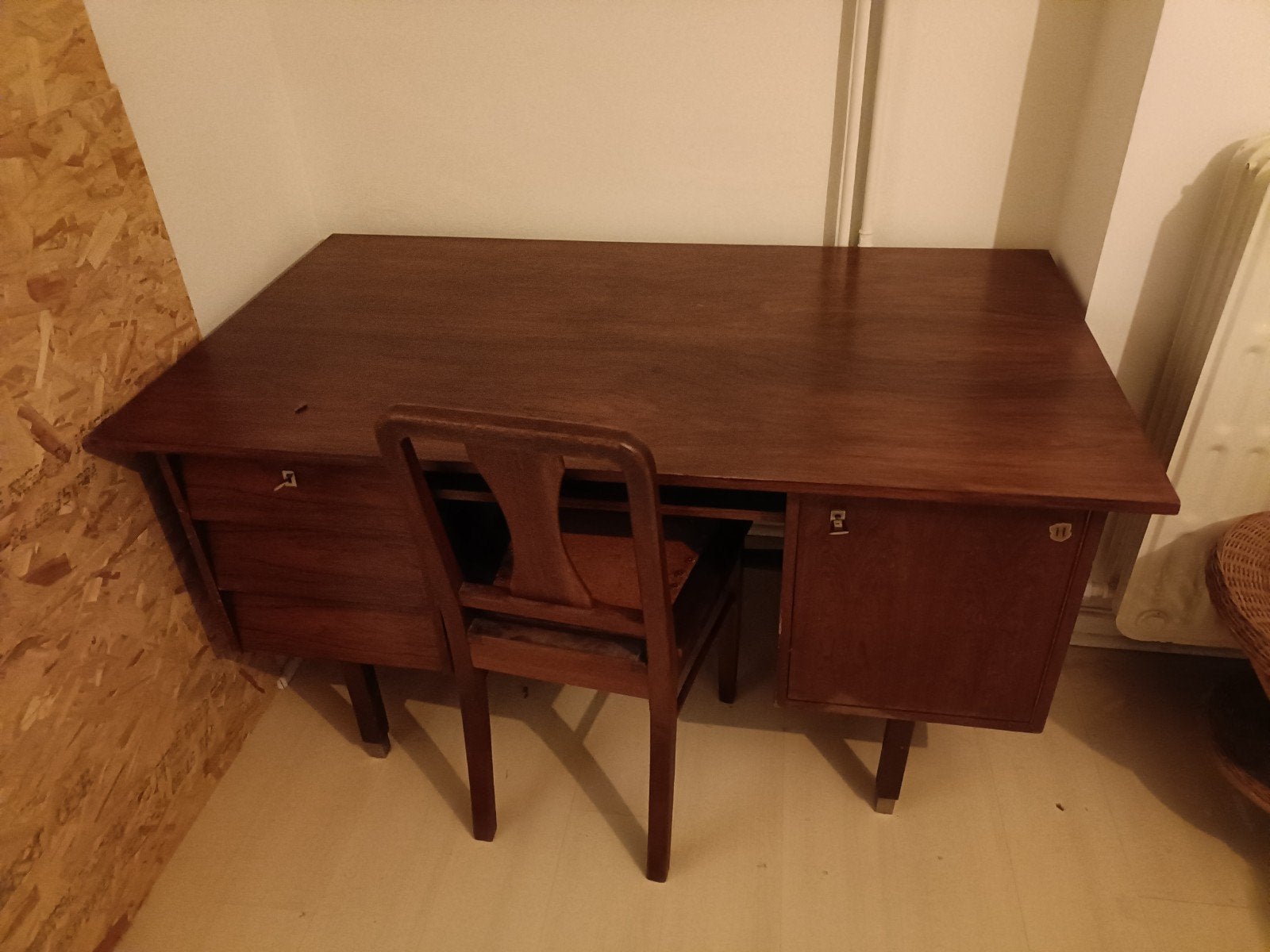 bureau, Ophalen, 150 cm, Spaanplaat of MDF, 85 cm