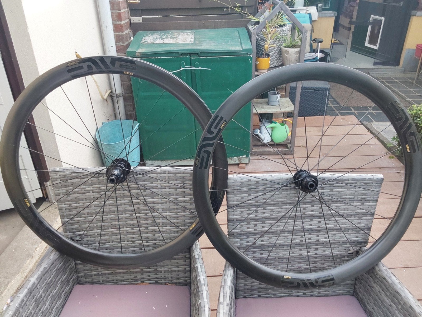 Enve foundation, Ophalen