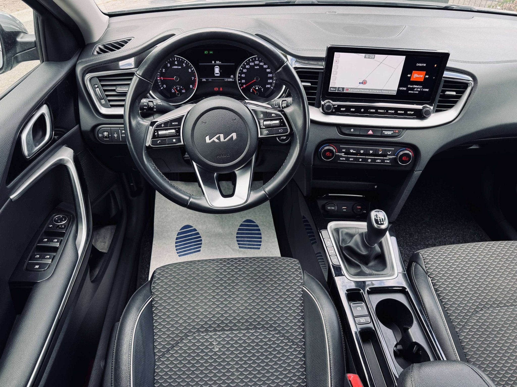 Kia Ceed SW / cee'd SW Ceed SW 1.0 Essence, Garatie 1 an, Argent ou Gris, Achat, 998 cm³, Euro 6