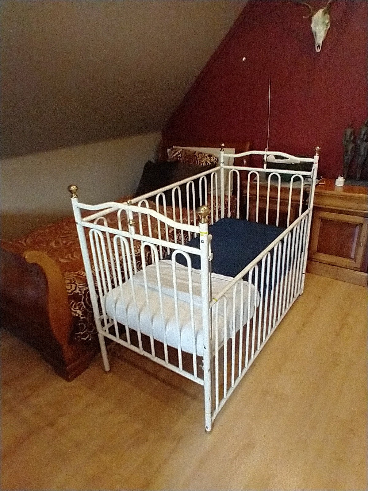 babybed, wieg, gelakt metaal, wit, toebehoren inbegrepen, Enlèvement, Comme neuf, Lit