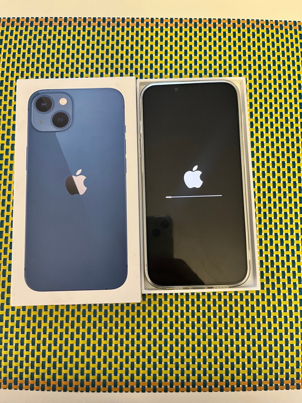 iphone 13 128 go blauw, Télécoms, Enlèvement, Comme neuf, Bleu, IPhone 13