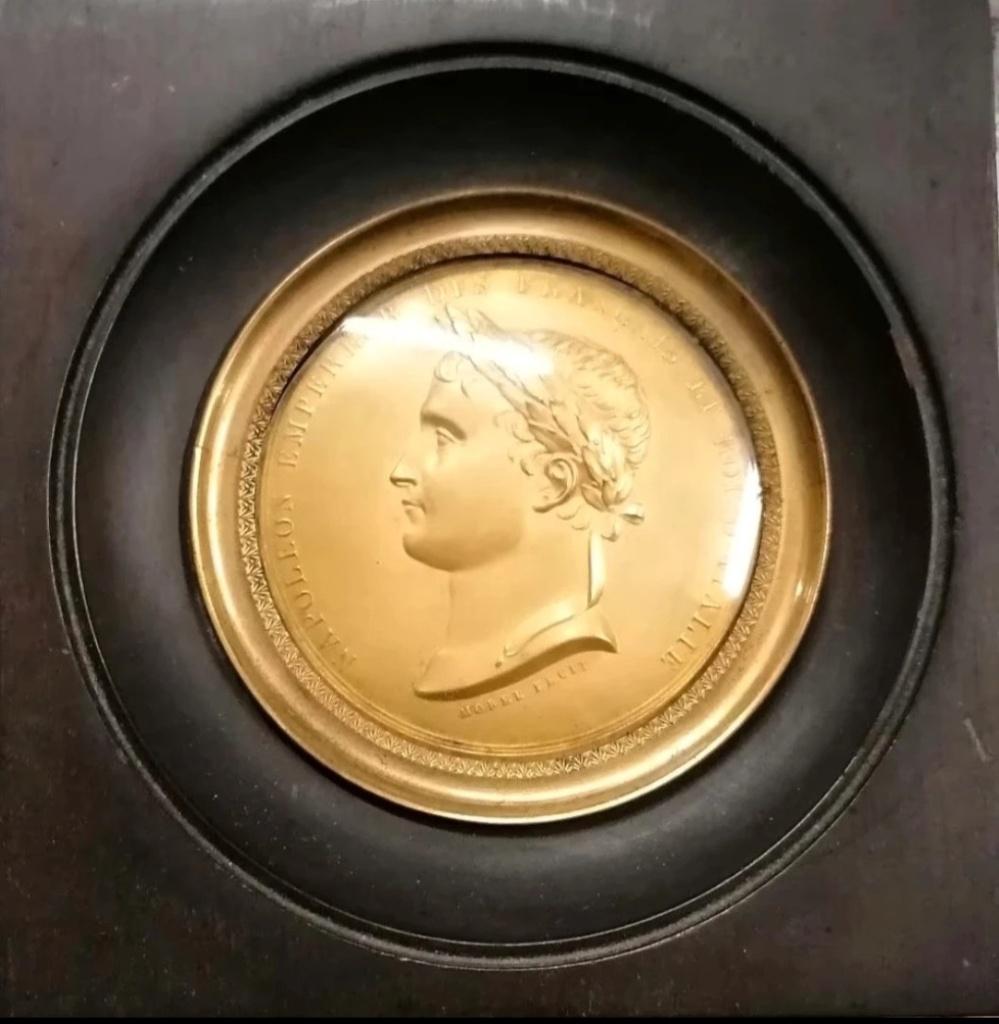 Medaille Bonaparte Empereur Napoléon FECIT MOREL, Antiquités & Art, Envoi