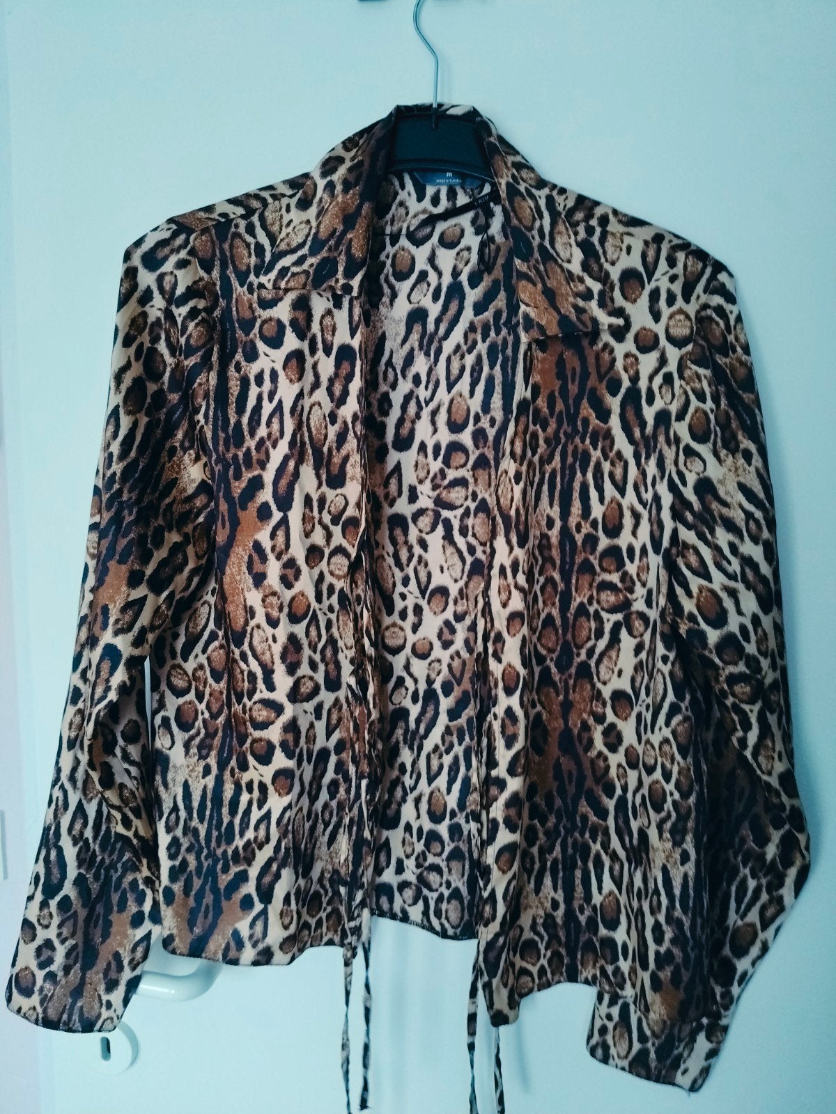 nouvelle blouse Primark, tissu : satin, taille M, Vêtements | Femmes, Neuf, Taille 38/40 (M), Enlèvement ou Envoi, Primark