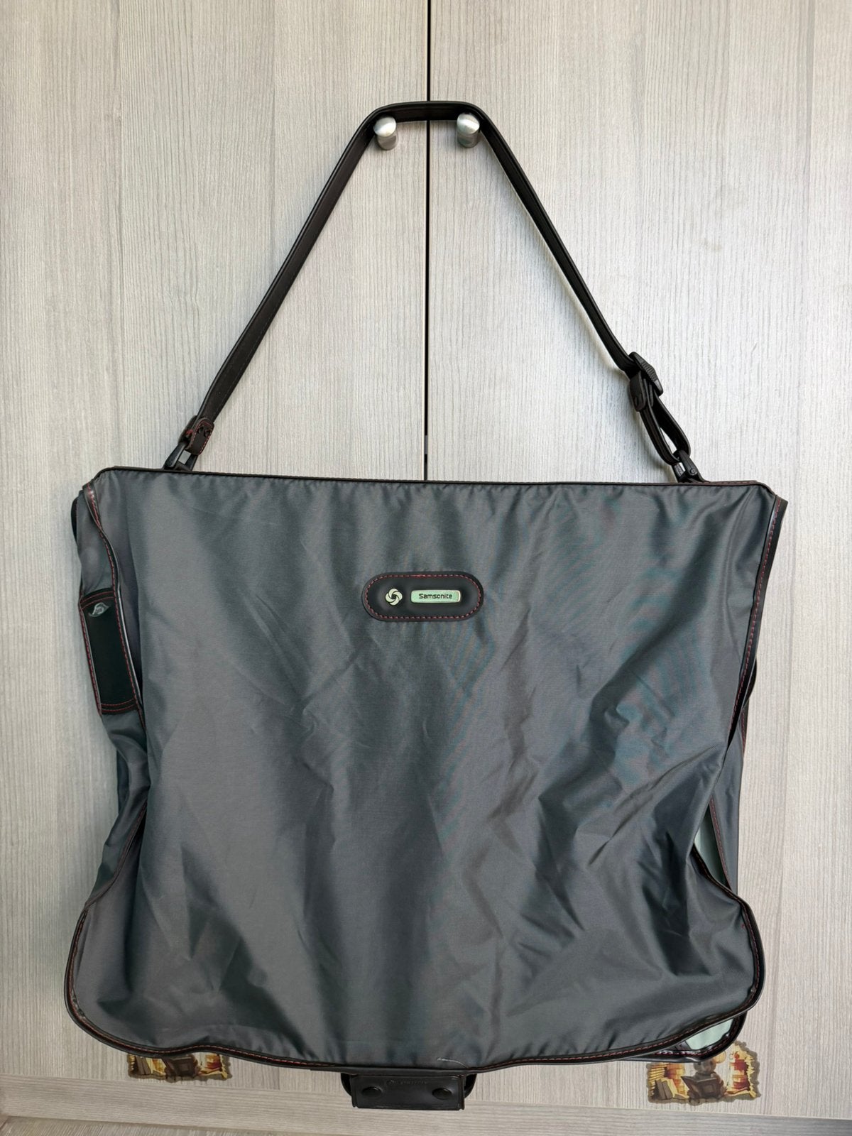 Porte costume Samsonite, Bijoux, Sacs & Beauté, 30 cm ou plus, 75 cm ou plus, Gris, 80 cm ou plus