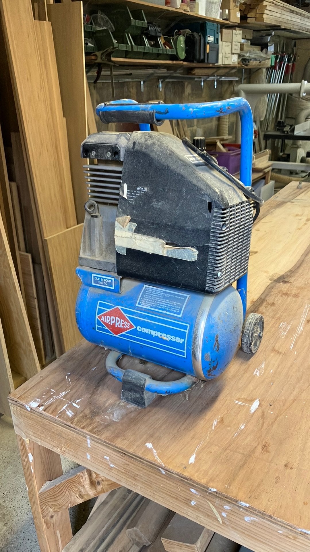 Compressor, Doe-het-zelf en Bouw, Compressors, Minder dan 25 liter, Ophalen, Gebruikt, Mobiel