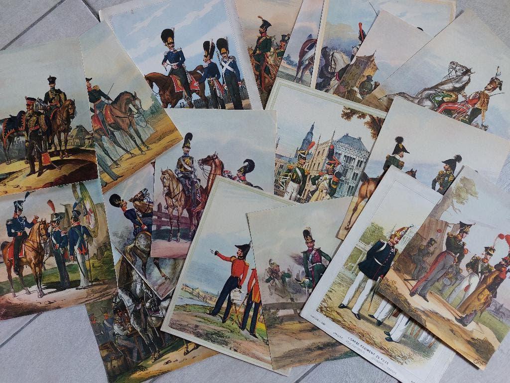 Lot oude militaire uniform-afbeeldingen, Ophalen of Verzenden
