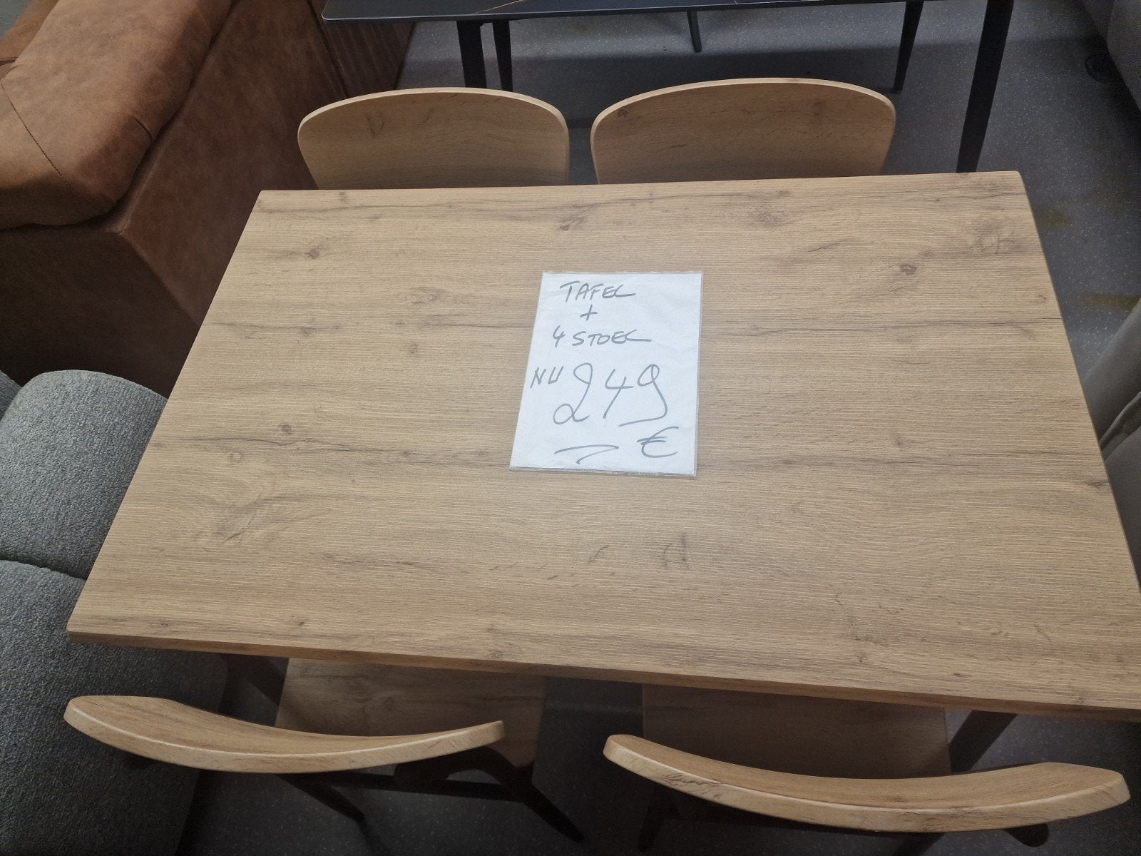 tafel met 4 stoel 249 €, Enlèvement