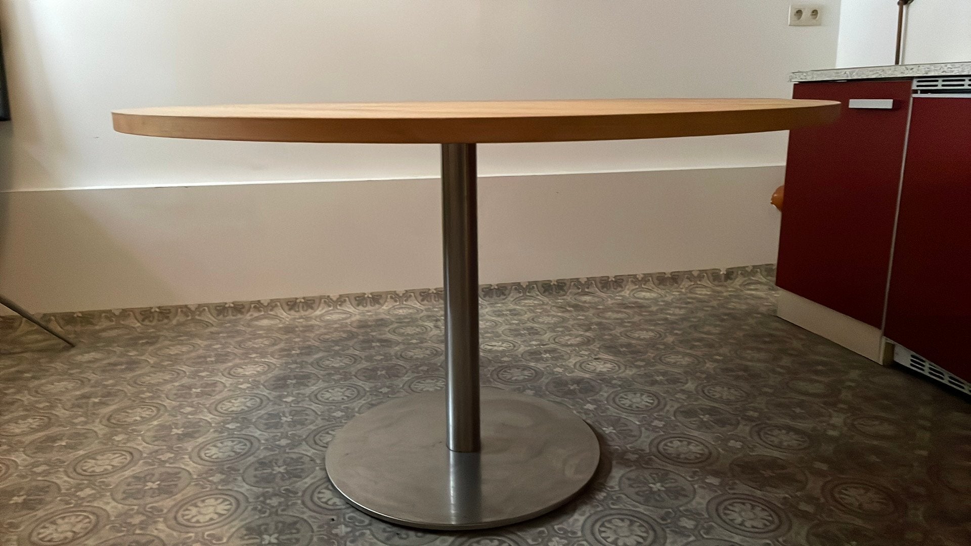 Ronde tafel, Ophalen, Gebruikt