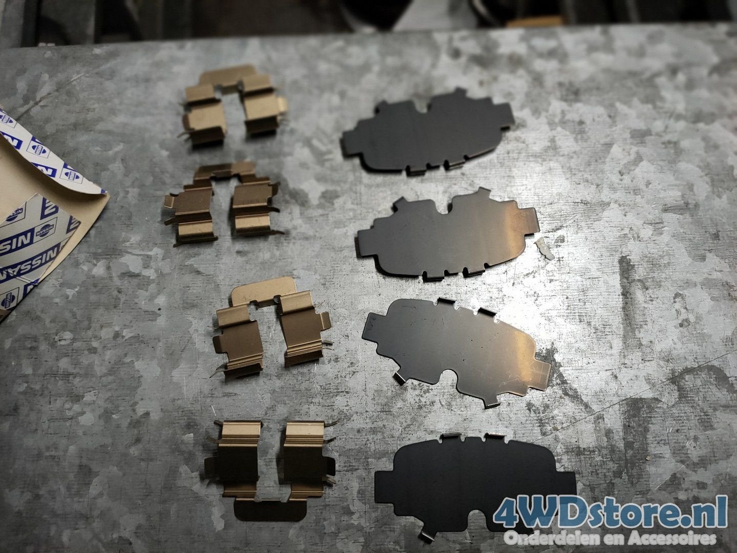 Nissan Micra II Remblok shimset hardware kit 44084-99B85, -, -, Nieuw, Ophalen of Verzenden