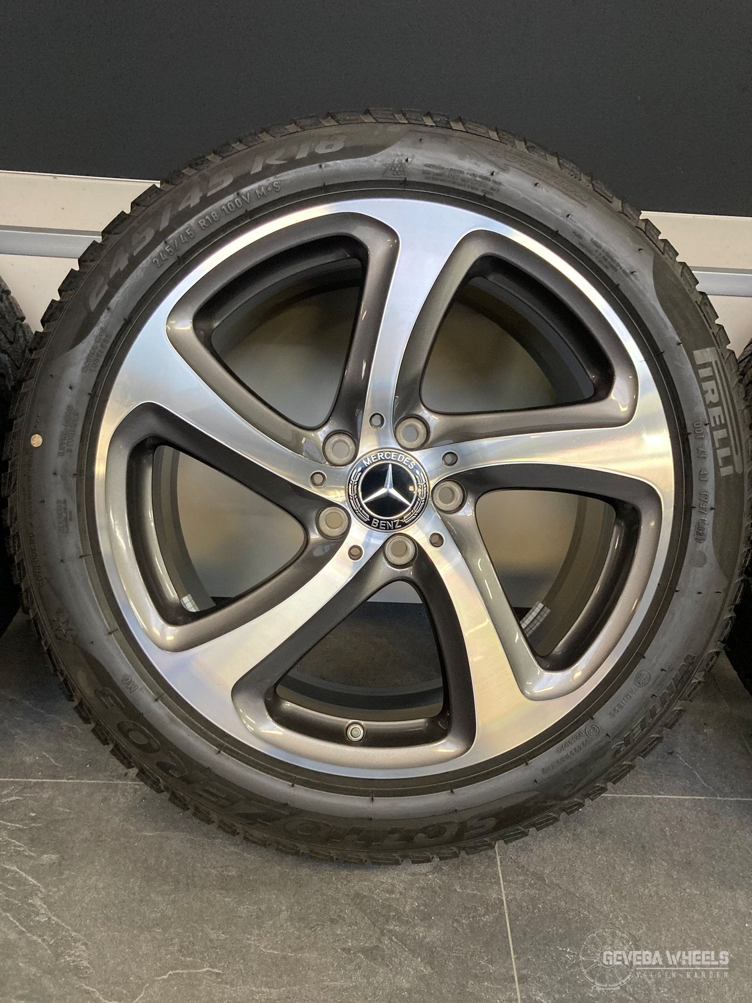 18” originele Mercedes E W213 velgen + winterbanden breedset, Auto-onderdelen, 18 inch, -, -, Banden en Velgen