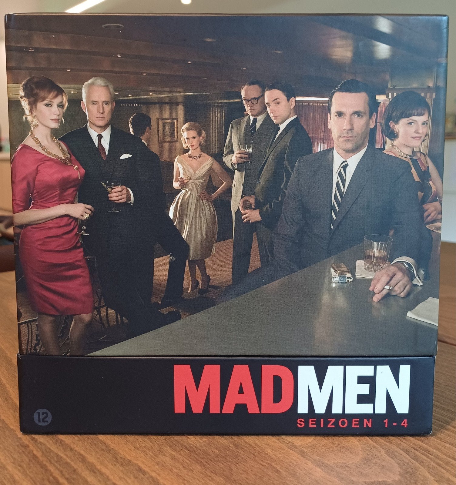 MAD MEN dvd seizoen 1-4 box, Ophalen, Zo goed als nieuw, Seizoen 1