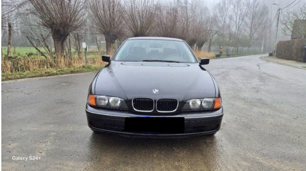 BMW 520 — Automatique à essence  34 000 km Prêt à rouler, Autos, Autres modèles, 110 kW, Entreprise, 700 kg