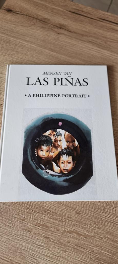 Boek Mensen van Las Pinas - A Philippine portrait, Enlèvement ou Envoi, Comme neuf