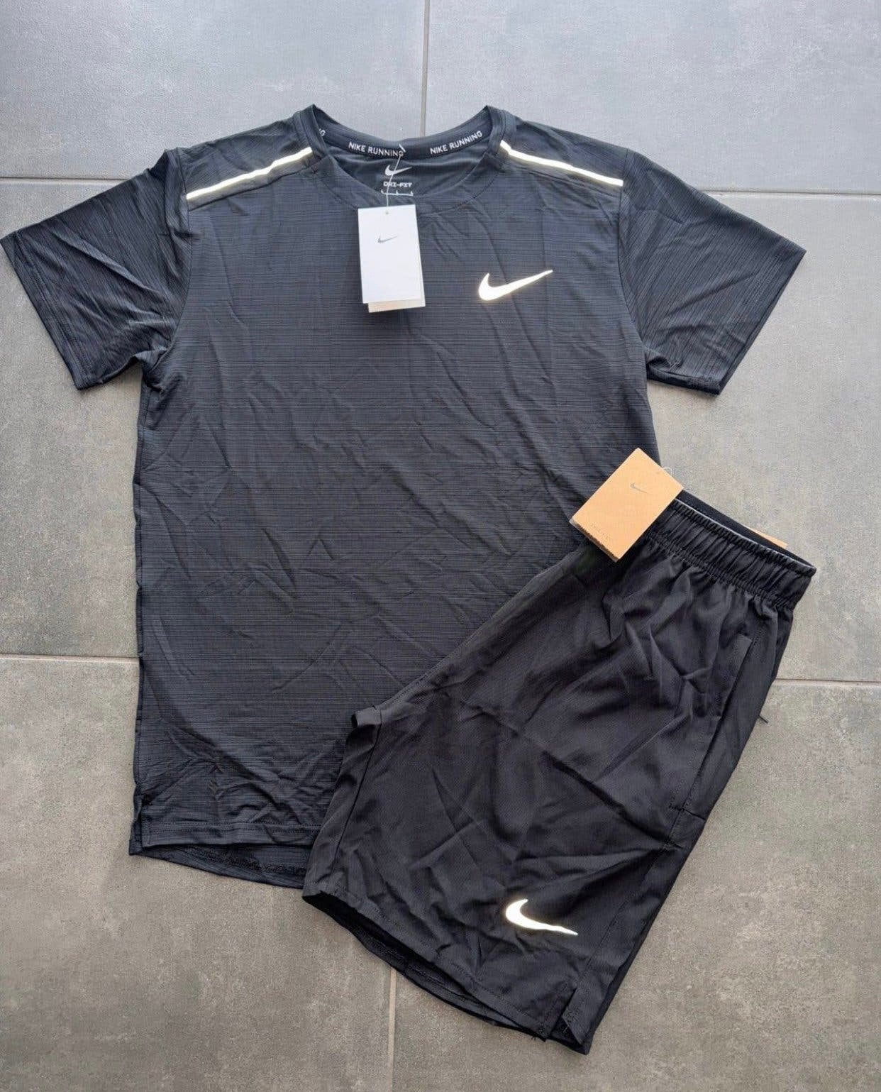 Nike size L, Vêtements | Hommes, Vêtements de sport, Enlèvement ou Envoi, Comme neuf