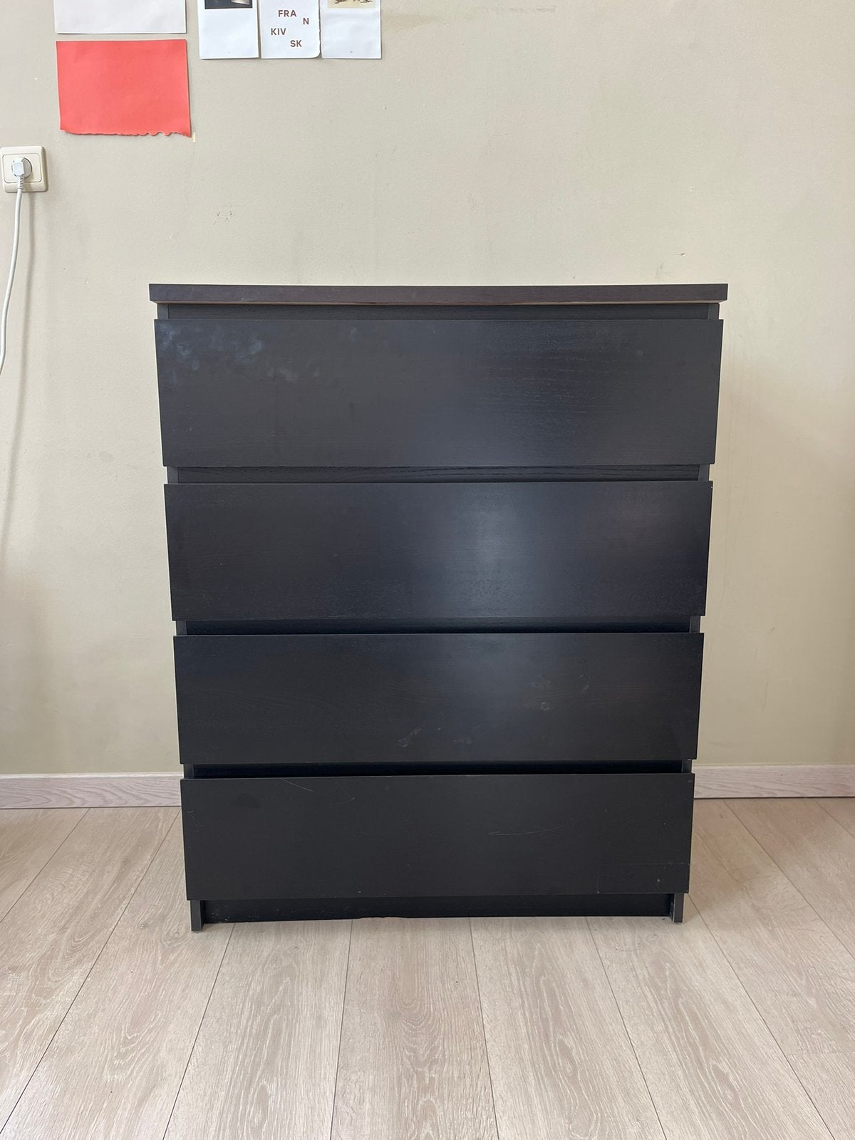 Commode noire avec 4 étagères, Maison & Meubles, 3 ou 4 tiroirs, 25 à 50 cm, Enlèvement ou Envoi, Moins de 100 cm