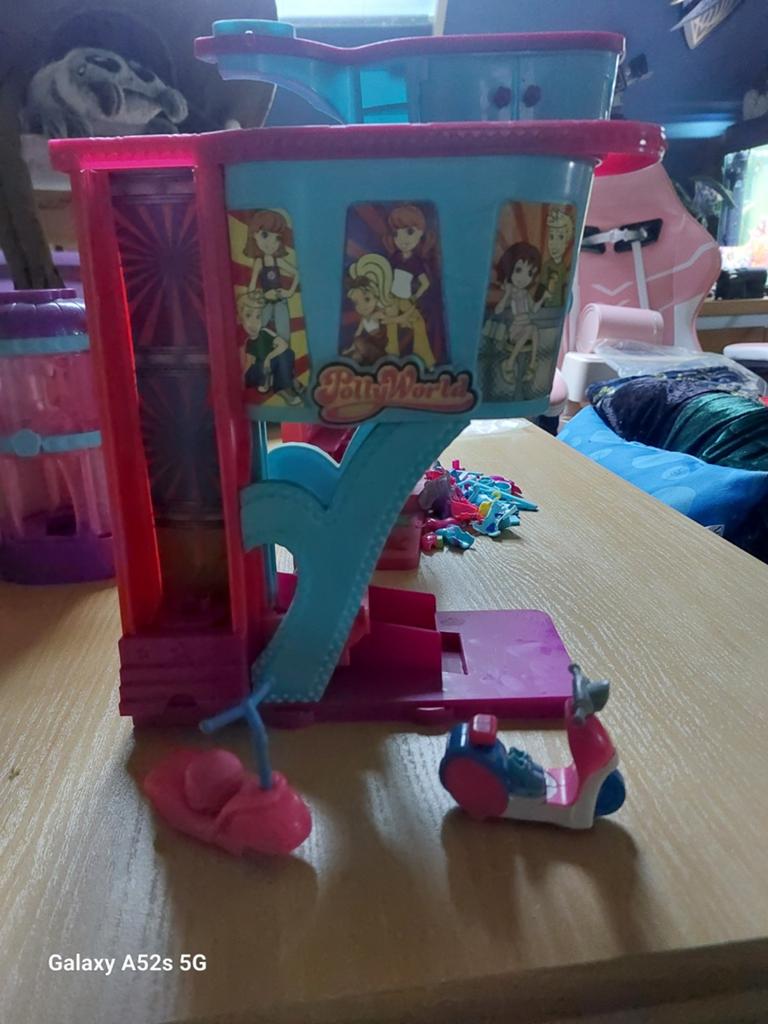 Polly pocket, Enfants & Bébés, Jouets | Maisons de poupées, Enlèvement