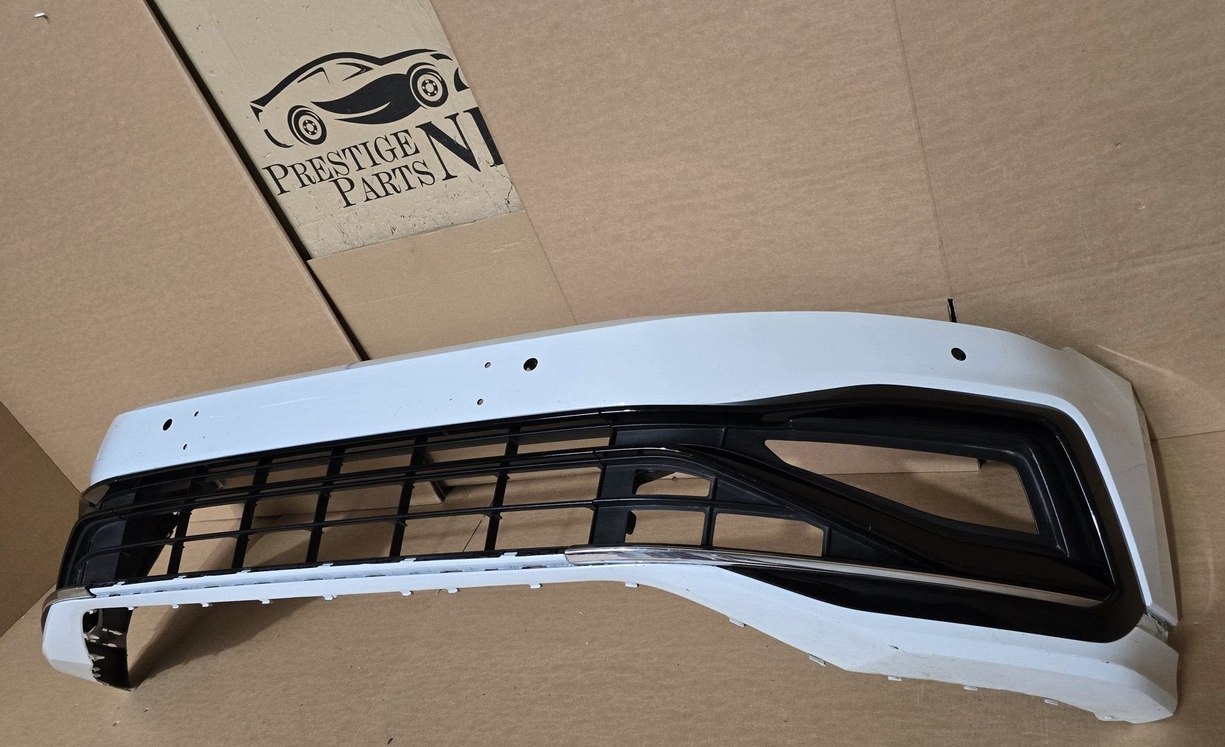 Voorbumper VW Passat B8 3G Facelift R-line 6xPDC 3G0807221G, Gebruikt, -, Voor, Ophalen of Verzenden