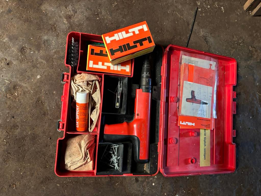 Hilti pistool om staalnagels in beton te schieten, Ophalen, Gebruikt
