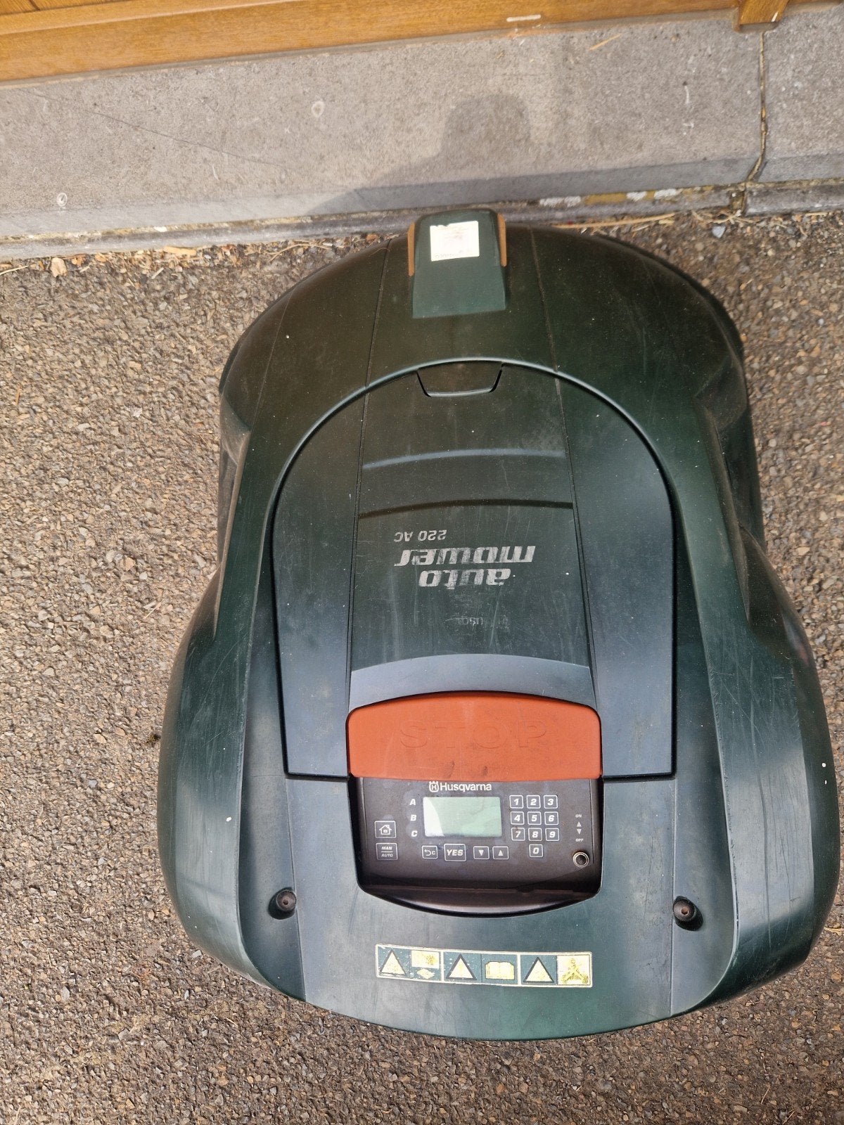 robot tondeuse Hugsvarna 220AC, Jardin & Terrasse, Enlèvement