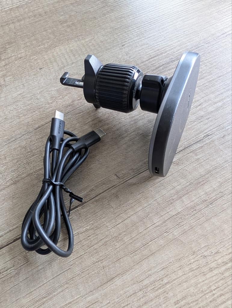 Ugreen wireless car charger, Ophalen