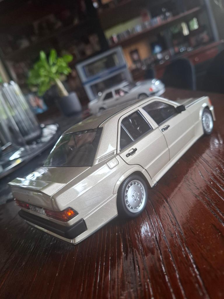 Mercedes 190 E, Hobby en Vrije tijd, Modelauto's | 1:18, Ophalen
