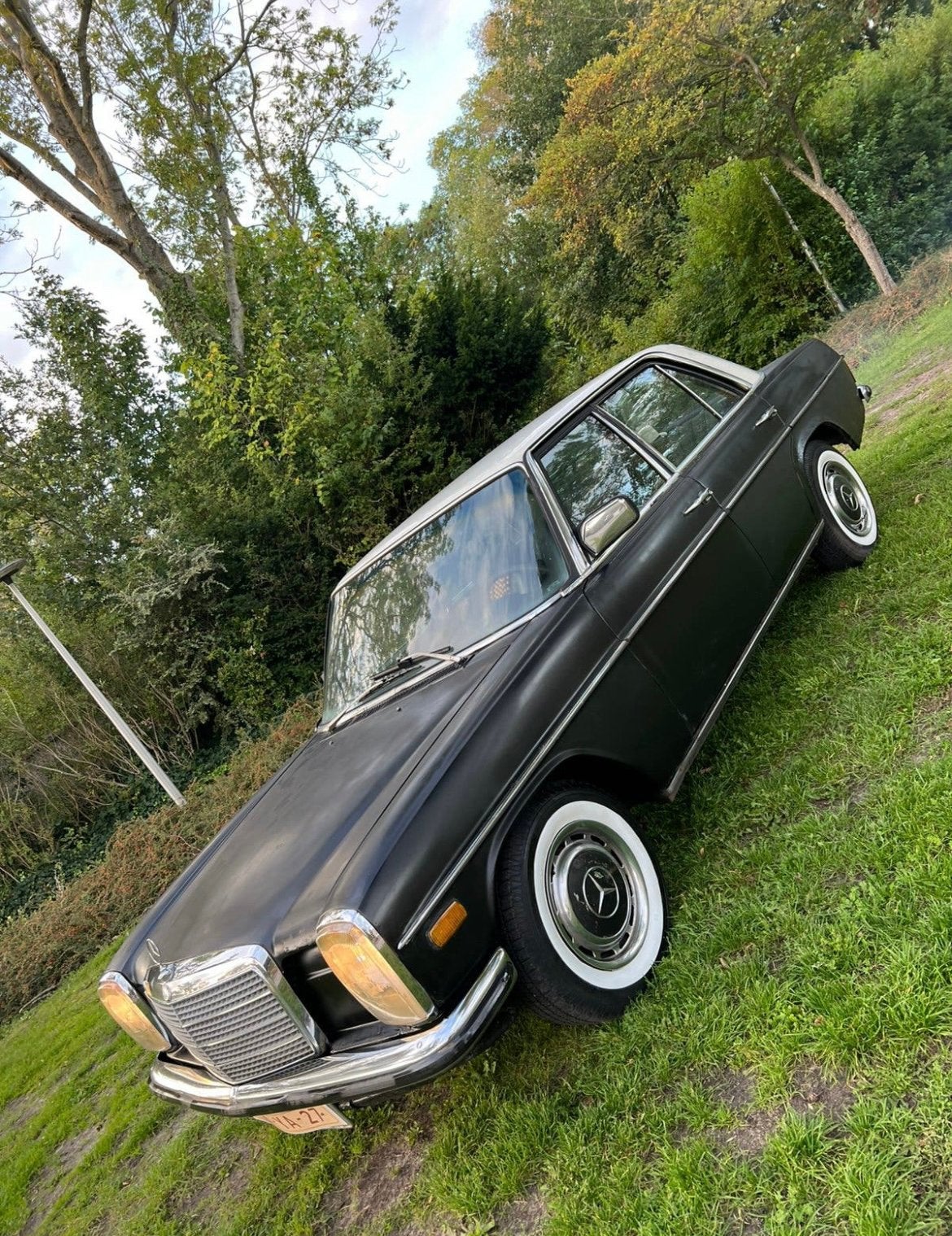 Mercedes-Benz 240D W115 de 1974 ! ancien, Autos, Achat, Série 200, Boîte manuelle, Bleu