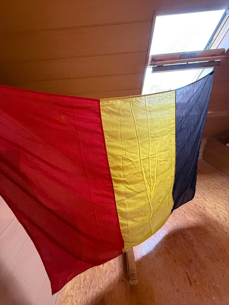 Belgische vlag 1990, Ophalen, Zo goed als nieuw