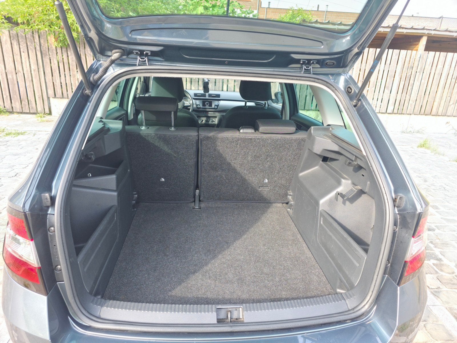 Skoda fabia, Autos, Skoda, Fabia, Essence, Euro 6, Break, 5 portes, Boîte manuelle, Argent ou Gris, Noir, Tissu, Traction avant