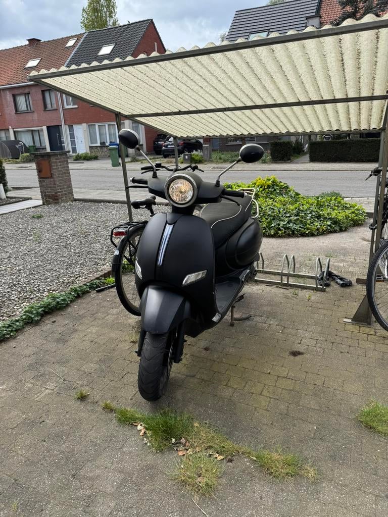 Scooter b klasse, Vélos & Vélomoteurs, Vélomoteurs & Scooters bridés, Utilisé, Autres marques, Essence, Enlèvement
