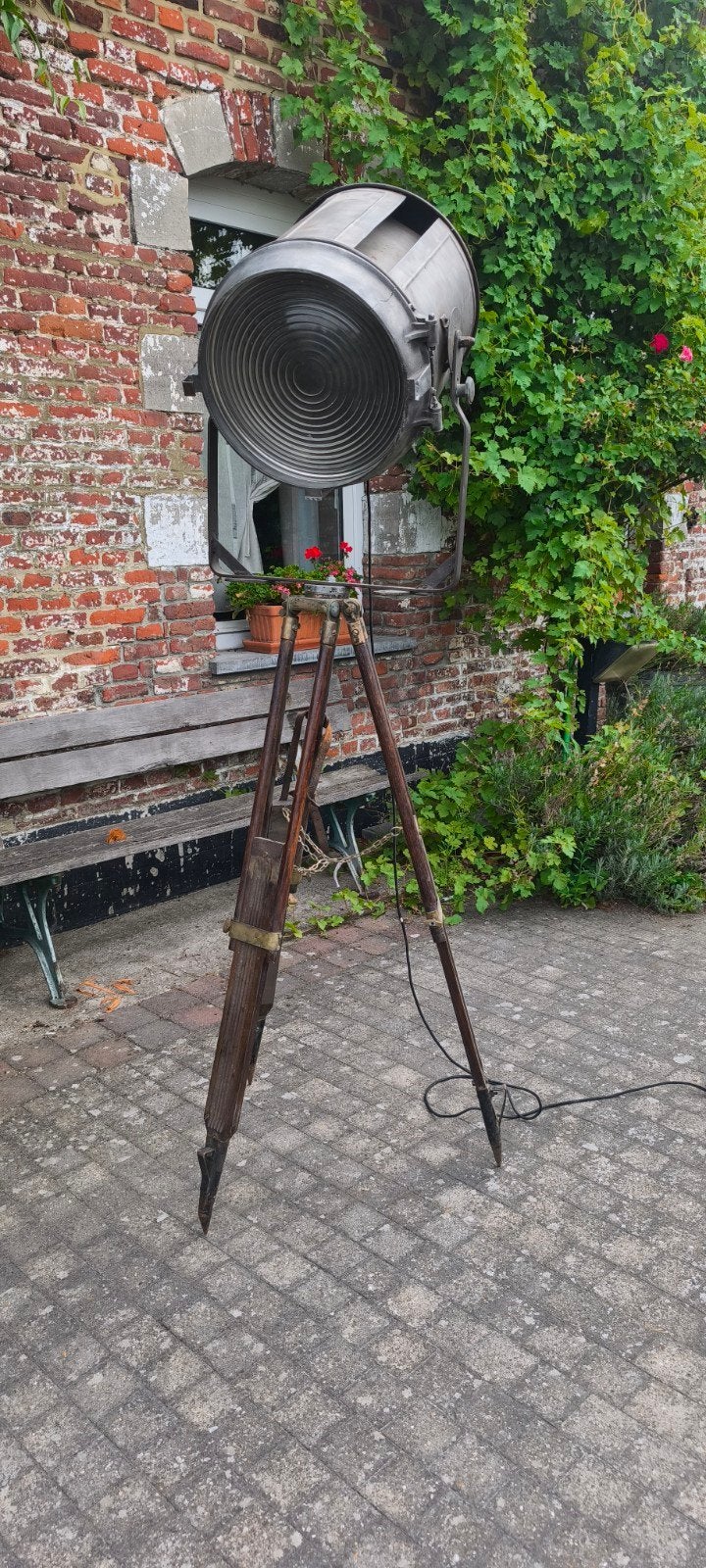 Rare projecteur de cinéma A.E. Cremer Paris vintage, Maison & Meubles, Enlèvement, Utilisé, 200 cm ou plus, Bois