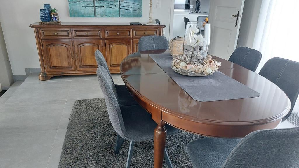 Eetkamer uit notenhout.2 dressoirkasten met tafel en 6 stoel, Ophalen, Gebruikt, Notelaar.