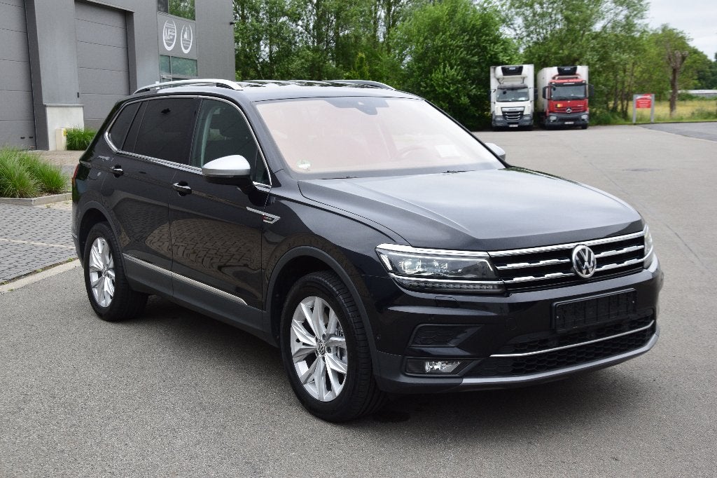 Volkswagen Tiguan Allspace 2.0 TDi 4Motion Highline BMT DSG, Auto's, Automaat, Euro 6, Alcantara, Zwart
