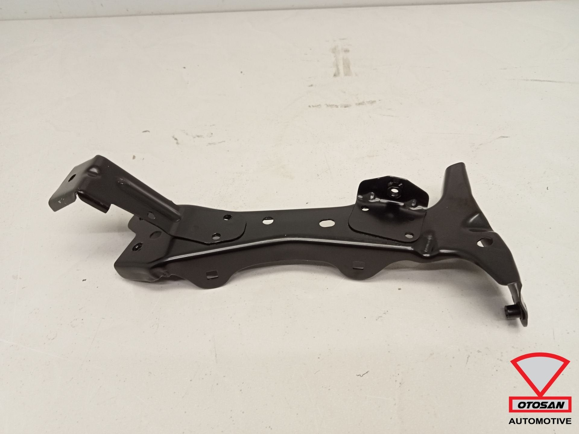 Support d'aile lat rale avant droit pour Audi A3 8V ( partir, AUDI AG, Auto-Union-Strasse 1
85045  Ingolstadt, DE, Audi, Utilisé