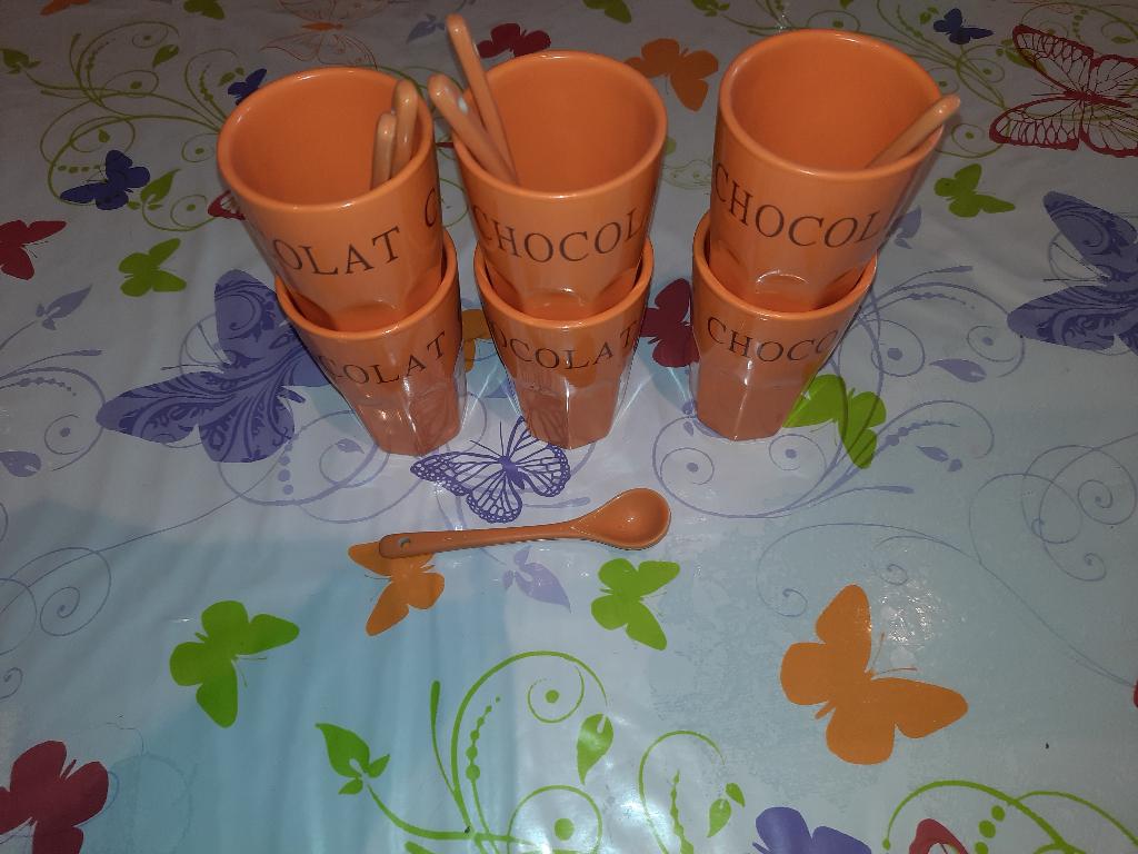 Tasses + cuillères Chocolat, Huis en Inrichting, Keuken | Servies, Ophalen of Verzenden, Nieuw, Kop(pen) en/of Schotel(s)