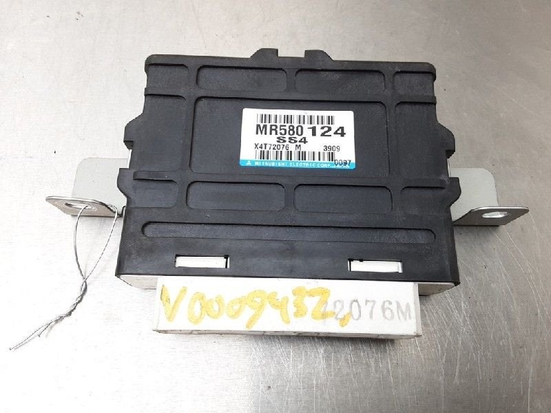 DIVERS Pajero Canvas Top (V6 / 7) (|X4T72076|MR580124|), Utilisé, Mitsubishi