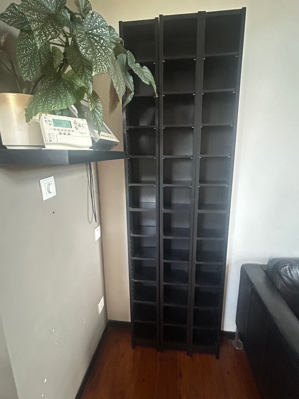 3 zwarte CD rekjes van Ikea, Ophalen, Zo goed als nieuw, Hout, Cd's of Dvd's