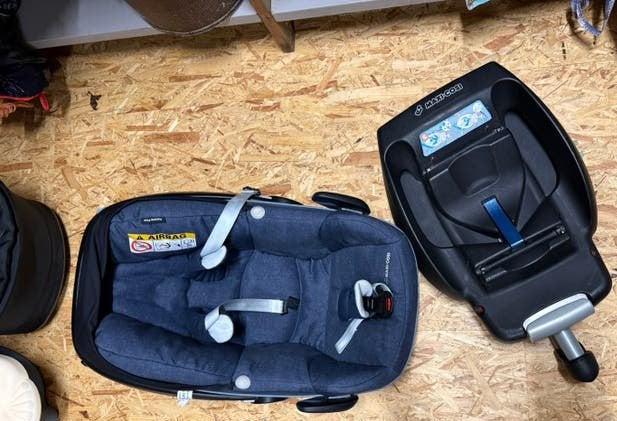 Maxi cosi + voet baby 0-1 jaar, Ophalen, Gebruikt