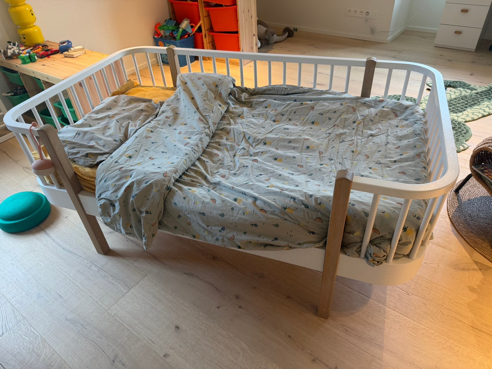 Junior bed Oliver Furniture, Ophalen, 85 tot 100 cm, Zo goed als nieuw, Matras
