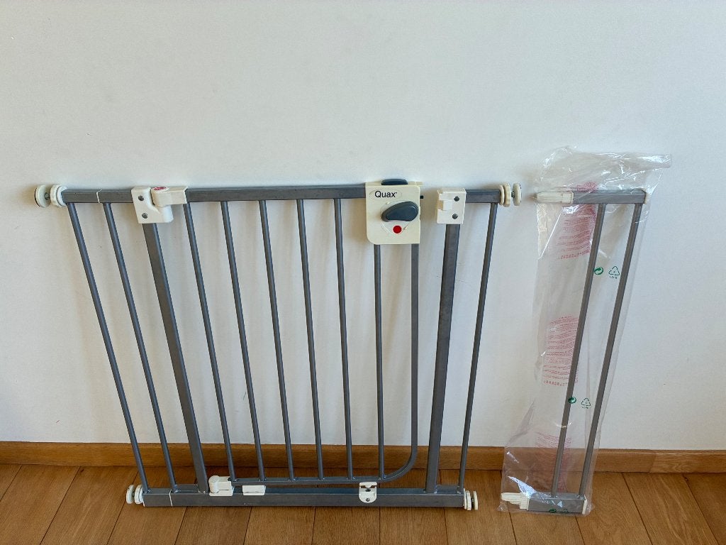 Porte d'escalier Quax avec rallonge, Enfants & Bébés, Barrières, Barrière de sécurité, 100 à 115 cm, Enlèvement, Utilisé