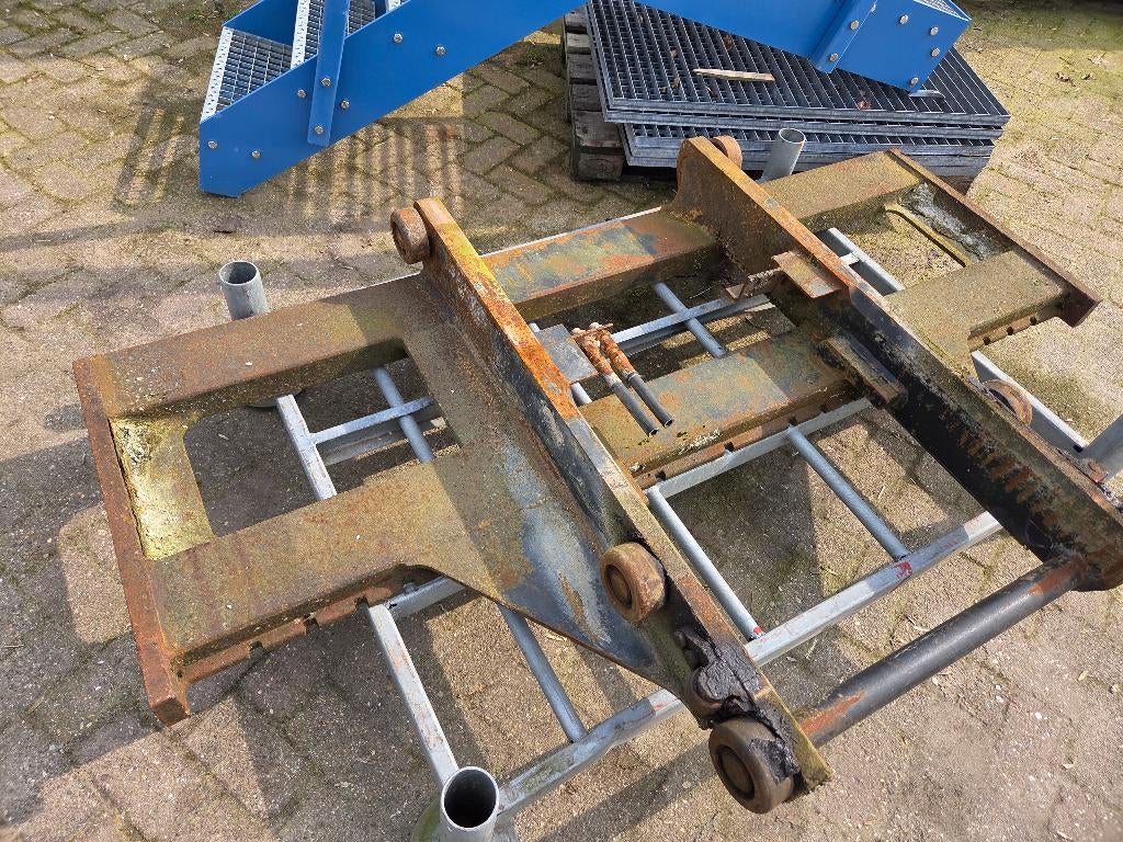 10 tons vorkenbord met vorken, Vorken 1.80 m lang, Ophalen, Gebruikt