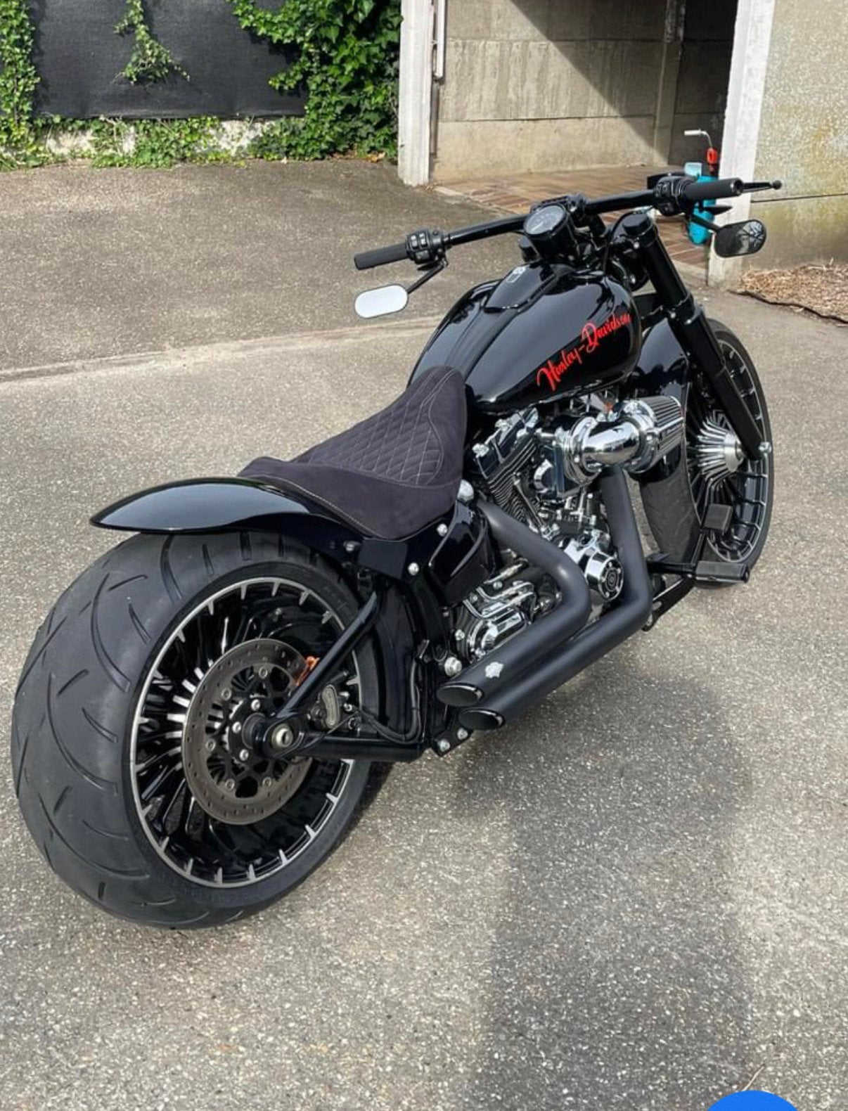 Harley Davidson Breakout fxsb, Particulier