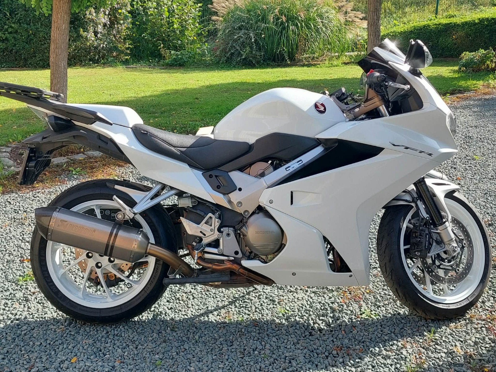 Honda VFR800 – 2015 – Excellent état – Entretien complet, Particulier