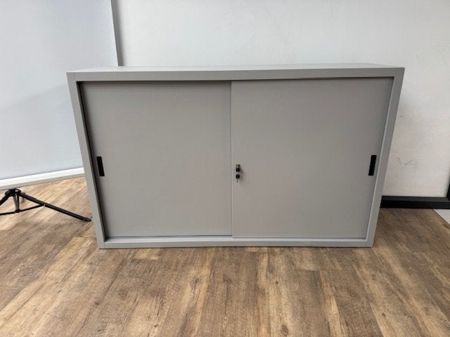 B-keus schuifdeurkast grijs, Huis en Inrichting, Ophalen of Verzenden