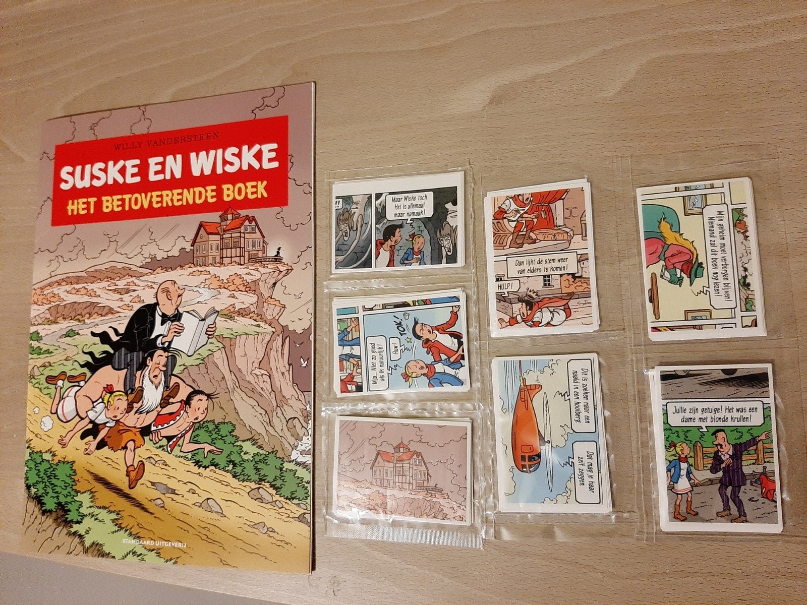 Het betoverende boek + alle 75 losse stickers, Ophalen of Verzenden