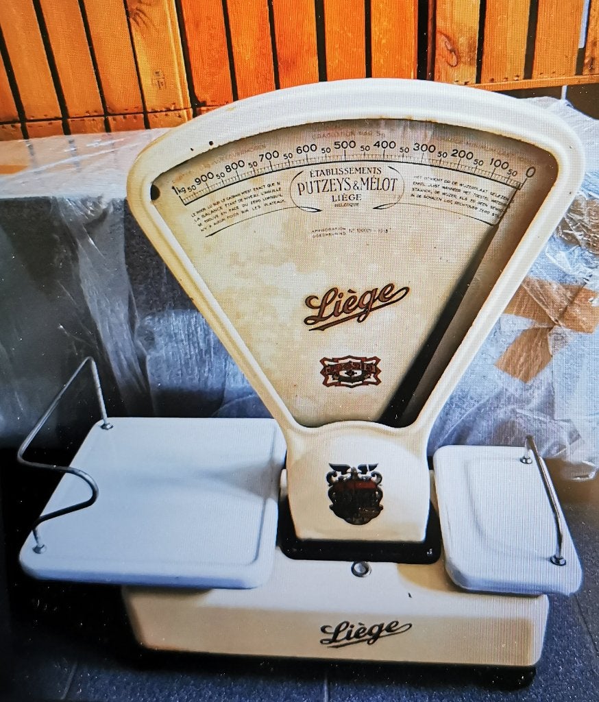 Vintage weegschaal Putzeys & Melot, Ophalen
